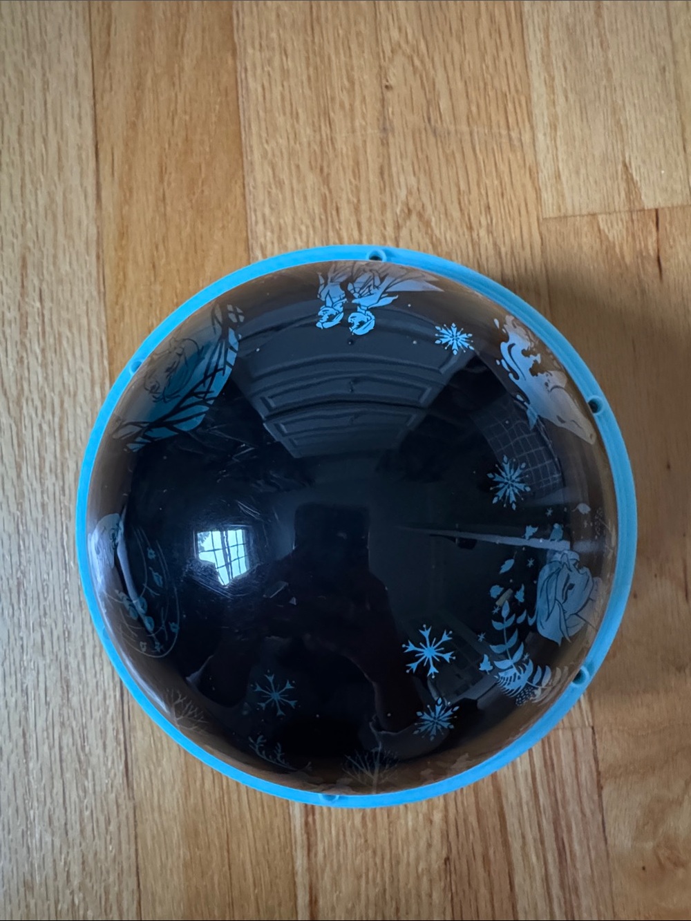 Frozen Icy Holiday Magic Light Projector - Picture 8 of 8